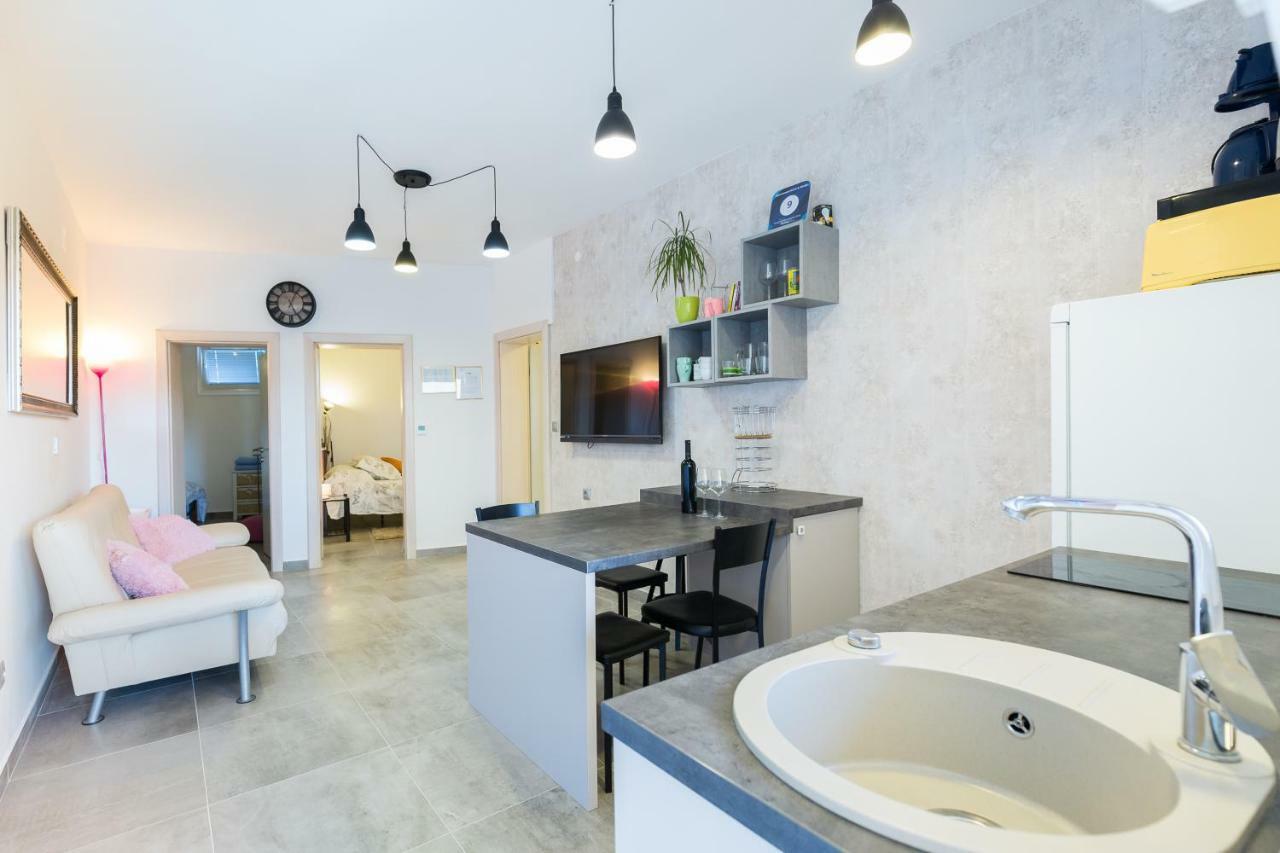פטרצ'אנה Apartments Karla & Marija מראה חיצוני תמונה